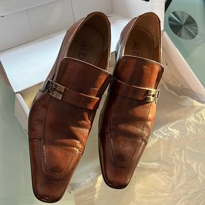 Men’s Aldo brown loafers.